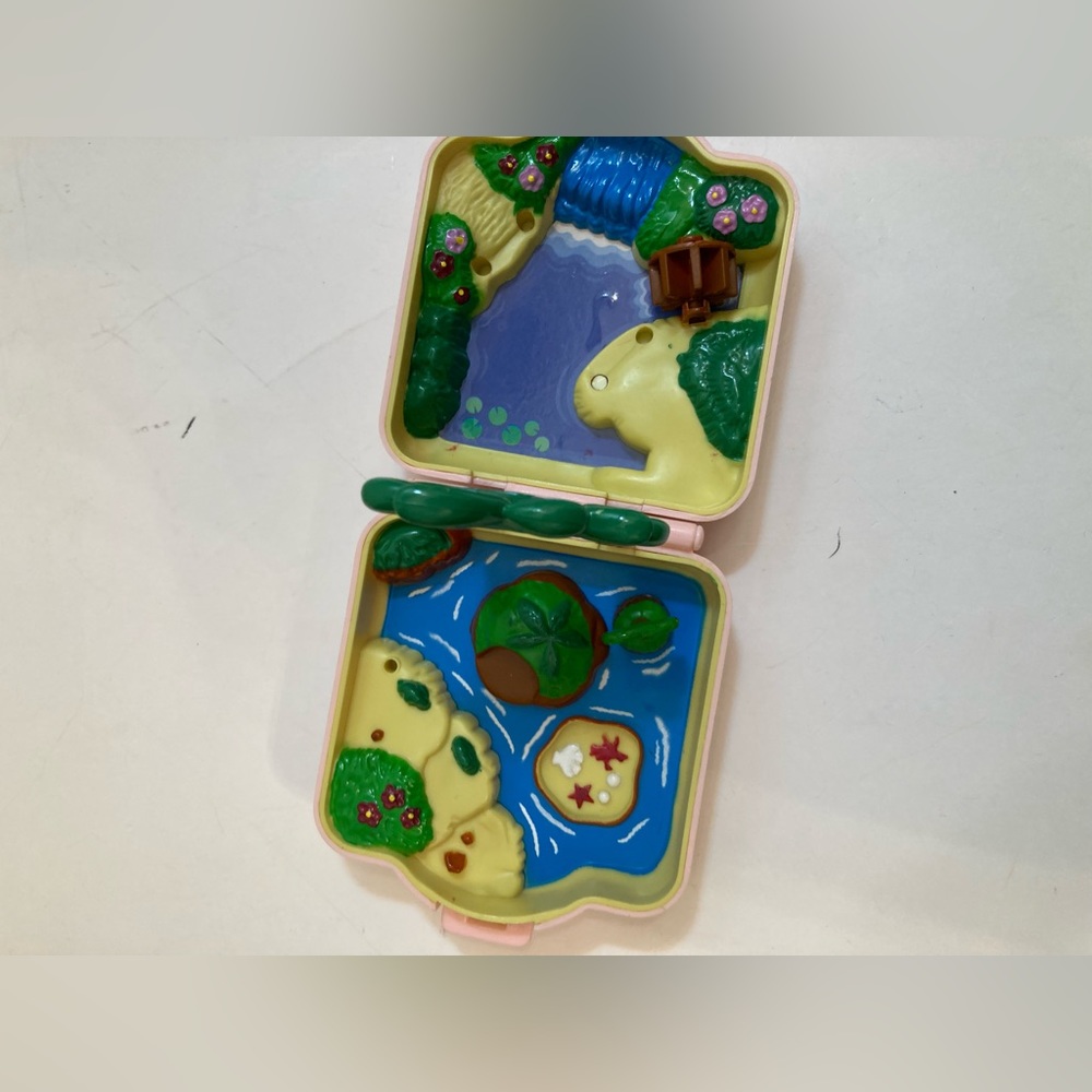 Pokémon Nintendo sea foam island 1997 miniature toy